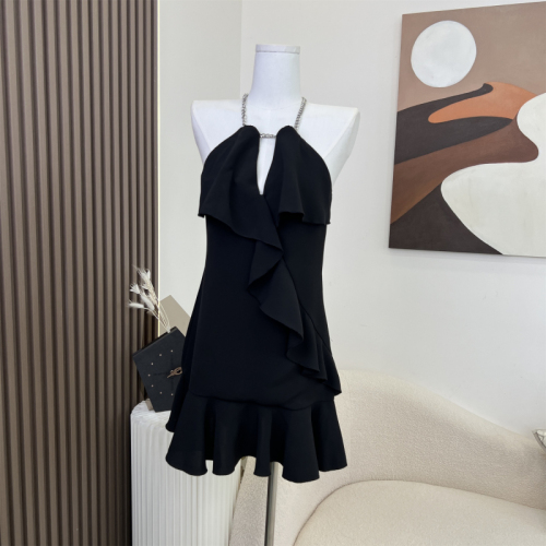 Hepburn style chain halter neck suspender dress women's summer little black dress short skirt off-shoulder a-line ruffle skirt