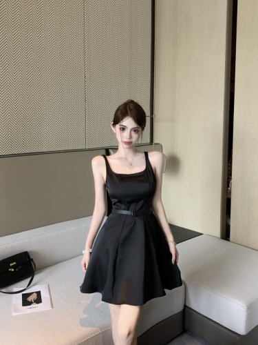 Real shot!  Temperament waist slimming suspender dress for hot girls, versatile simple high-waisted A-line little black dress