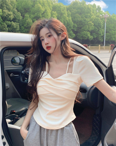 40 pieces Modal 260g Cotton Blends V-Neck Short-Sleeve Trendy Design Distinctive Fitted Top