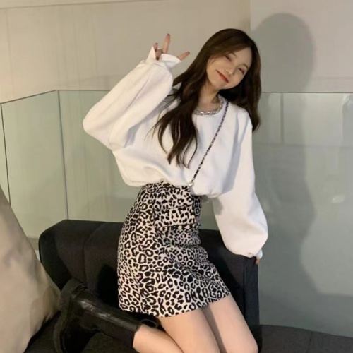 Single piece/suit leopard print skirt women's spring and summer 2024 Korean style slimming a-line skirt + loose sweatshirt casual