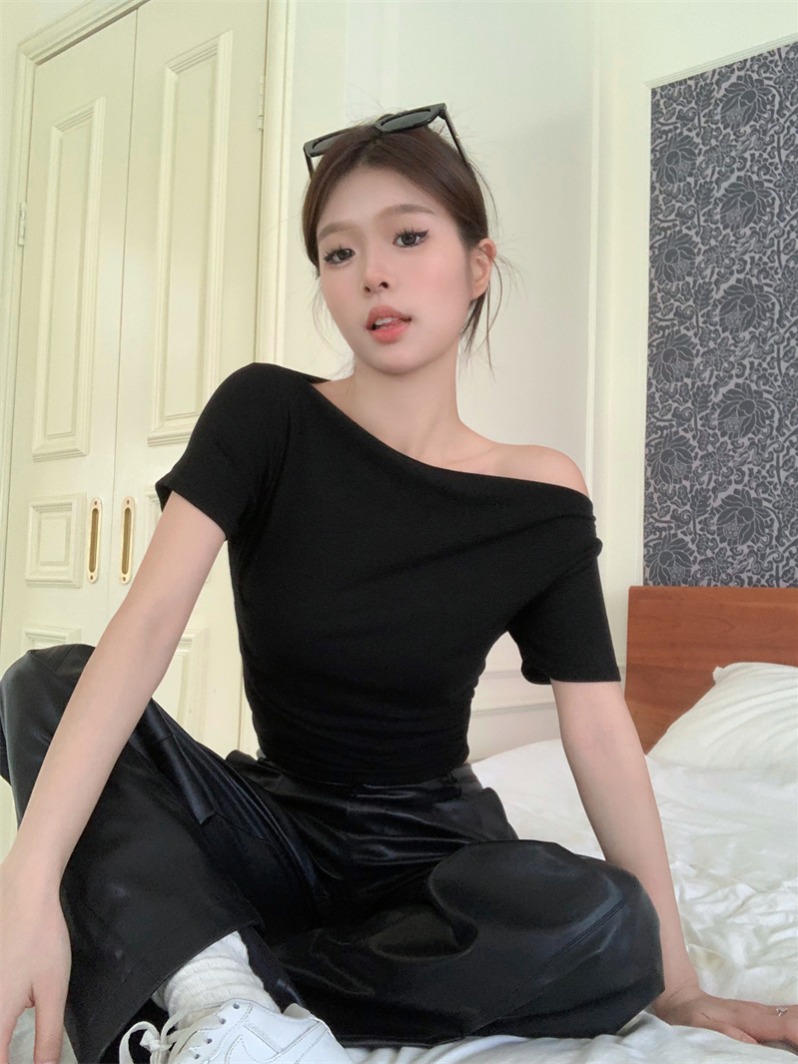 Summer New Women's Off-the-Shoulder Design Fitted Unstructured Short Sleeve T-Shirt Top Spicy Girl Black Lock Bone Base Shirt