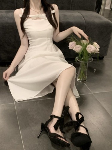 Actual shot of three-standard design niche solid color bow suspender skirt for women