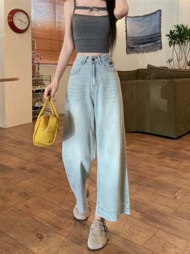 Real shot of large size cool summer light wash retro casual loose slimming wide leg straight nine-point jeans