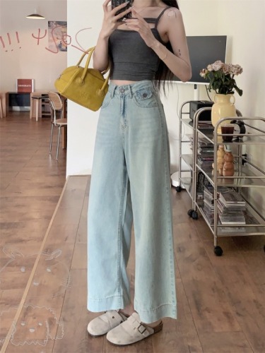 Real shot of large size cool summer light wash retro casual loose slimming wide leg straight nine-point jeans