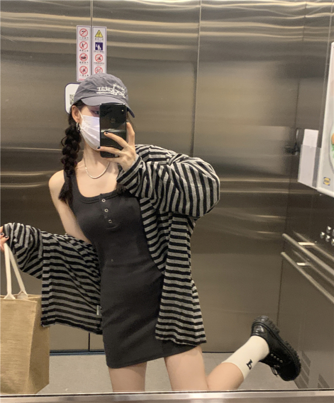 Early autumn new loose striped cardigan jacket + vest buckle dress