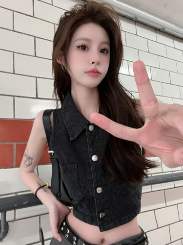 Summer new women's hot girl style checkerboard pocket tight sleeveless shirt Hong Kong style halter neck denim top