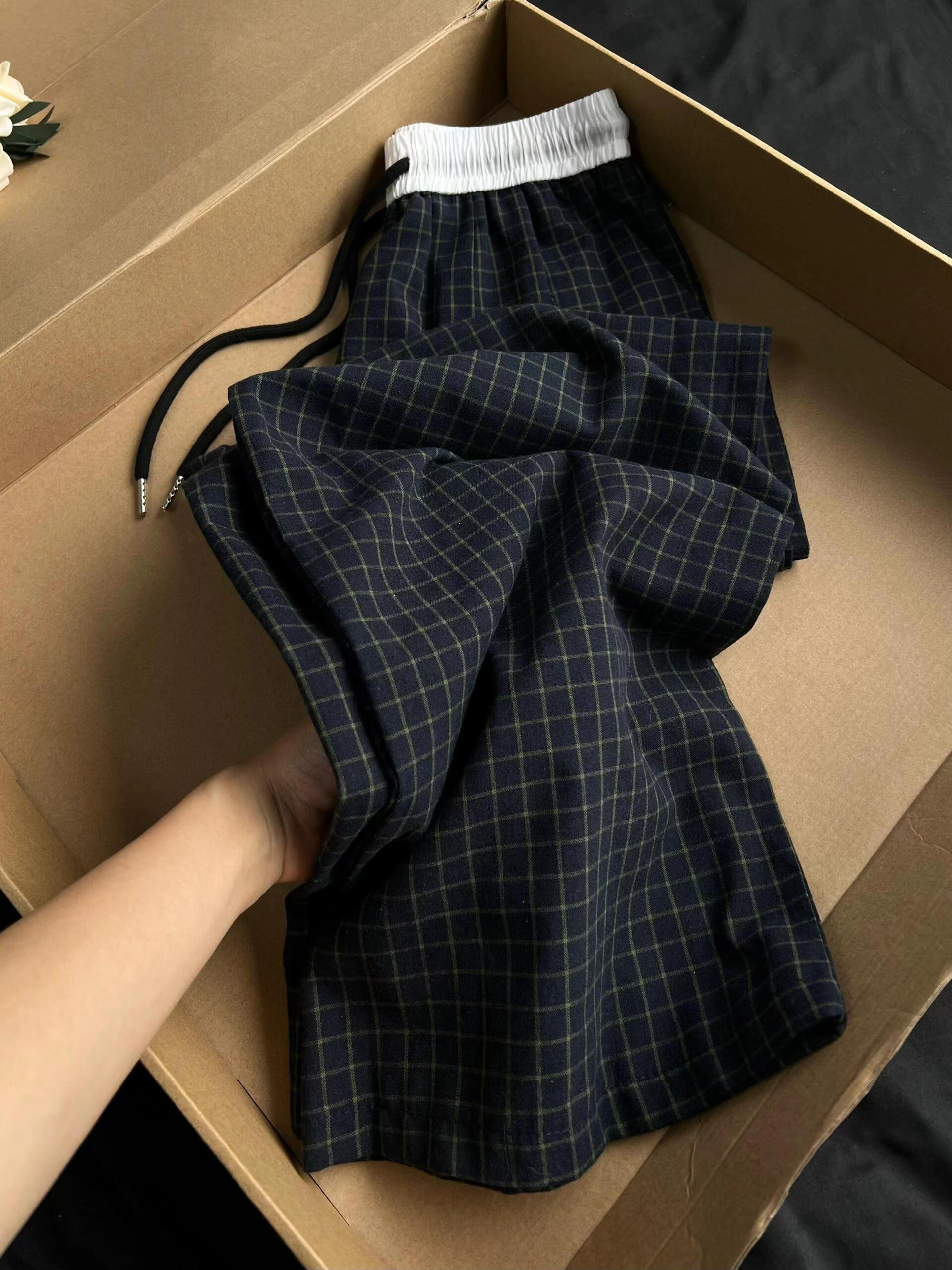 Push the wall! The pant style is amazing! Love it so much! Color-blocked high-waisted grid pants, elastic waist straight-leg casual wide-leg pants