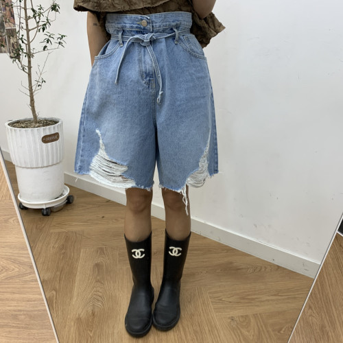 Lace-up high-waisted loose-fitting wide-leg denim shorts