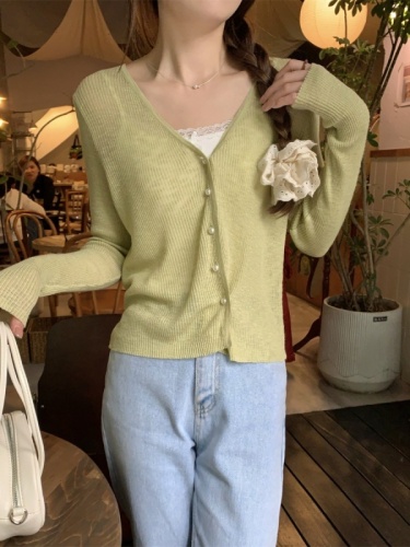 Tmall quality thin V-neck sun protection sweater women's summer temperament cardigan solid color versatile short top