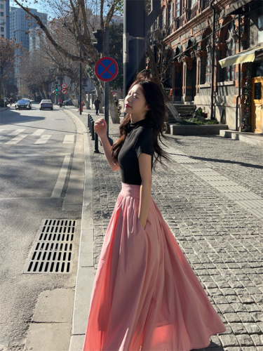 Actual shot and real price~Sweet pink niche design long skirt with large swing + half turtleneck short-sleeved T