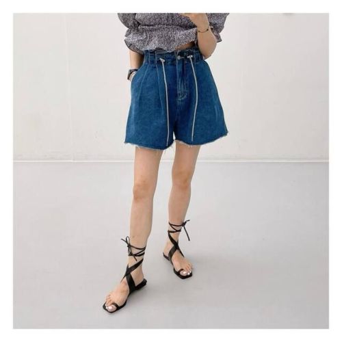 Fashionable drawstring waist versatile denim shorts