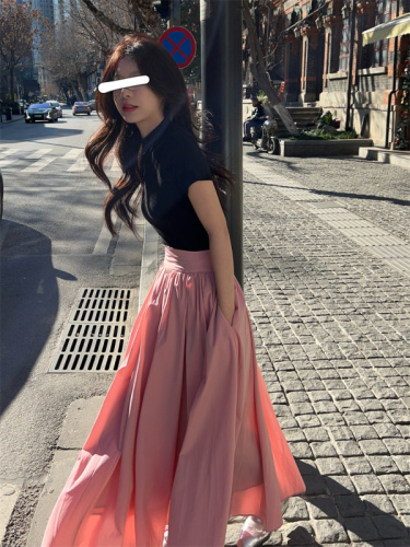 Actual shot and real price~Sweet pink niche design long skirt with large swing + half turtleneck short-sleeved T