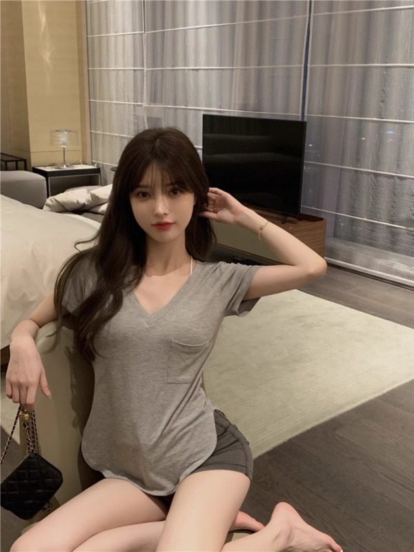 Real shot 40 count pure cotton 2024 summer wear halter neck pocket V-neck short-sleeved T-shirt for women loose