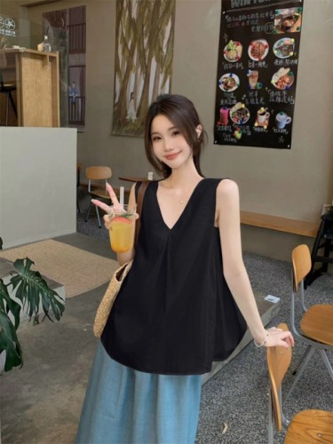 Summer new Korean style v-neck vest for women, chic and slimming belly-covering French sleeveless top, real shot of high-end style