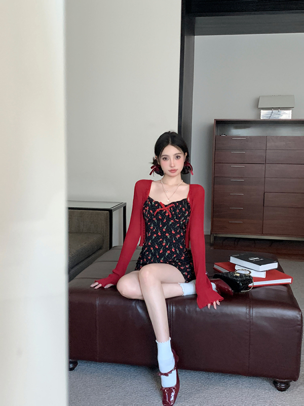 Versatile cardigan sun protection cardigan + bright floral suspender dress for beautiful women