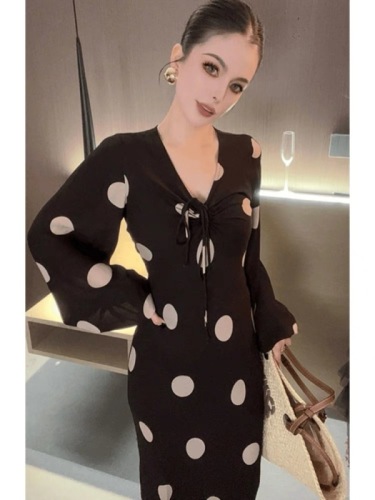 Big C brother 2024 summer new style V-neck French style lantern long-sleeved polka dot fashion loose and slim dress for women