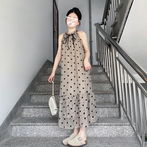 French halterneck polka-dot dress for women summer 2024 new seaside vacation short sleeveless temperament long dress