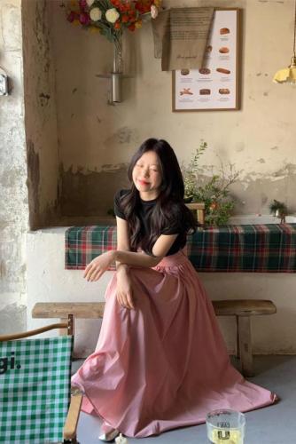 Actual shot and real price~Sweet pink niche design long skirt with large swing + half turtleneck short-sleeved T