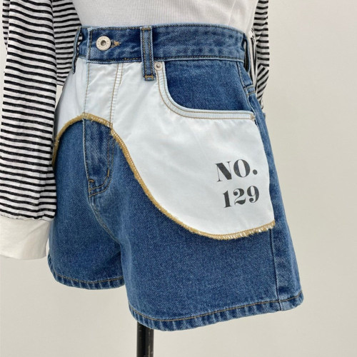 Versatile denim shorts with stylish letter design