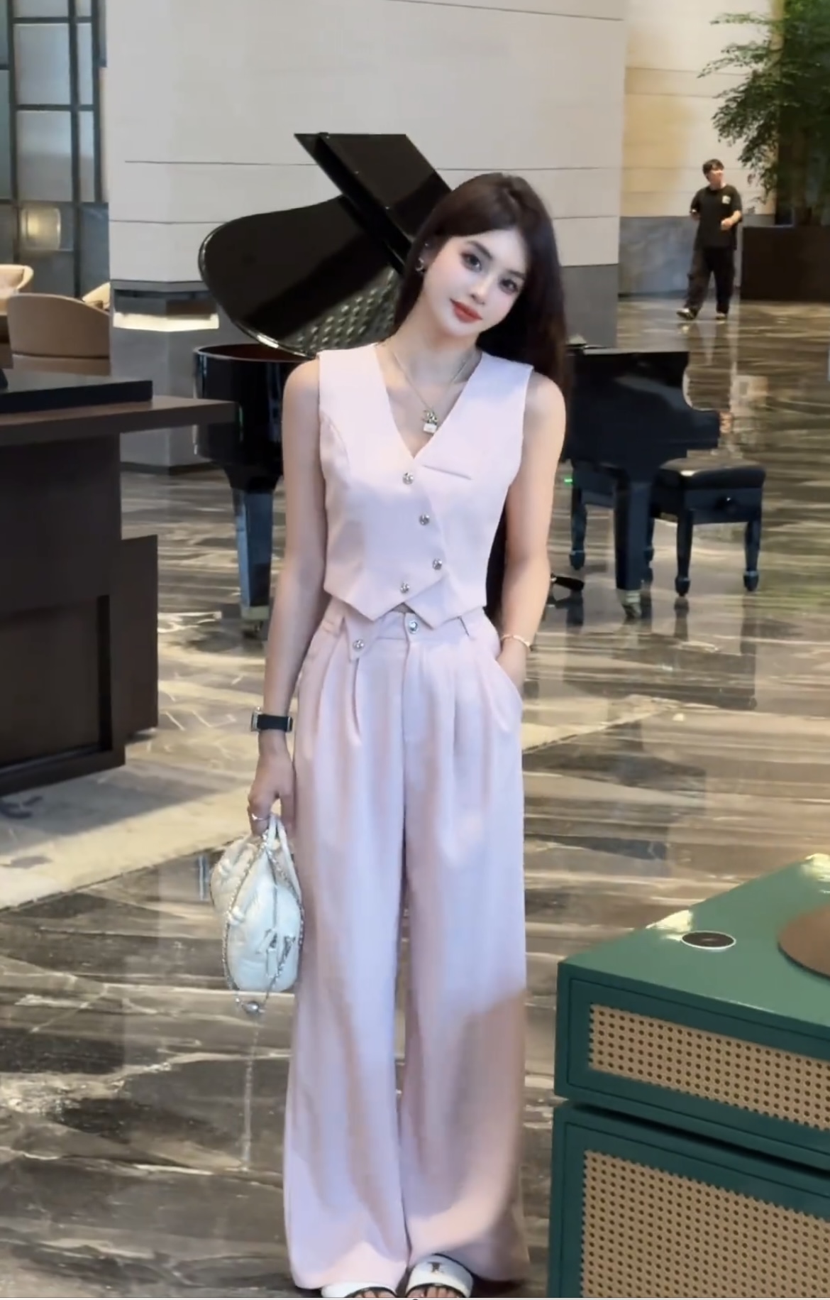 Korean style beautiful and fashionable age-reducing v-neck vest + high-waisted wide-leg pants slimming suit for women