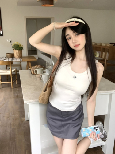 Summer new women's bottoming shirt tops slim fit versatile sleeveless short vest small suspenders trendy