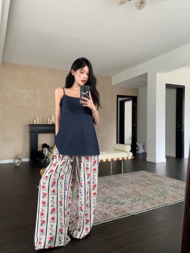 Actual shot of Korean style loose and slim retro denim halter top + high-waisted casual floor-length wide-leg pants suit