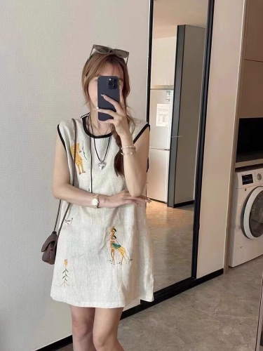 Summer Heavy Industry Cartoon Embroidered Sleeveless Vest Dress for Small Women Loose Casual Mid-Length Linen Top