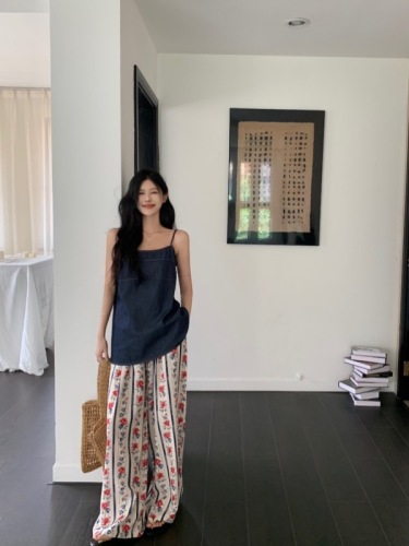 Actual shot of Korean style loose and slim retro denim halter top + high-waisted casual floor-length wide-leg pants suit