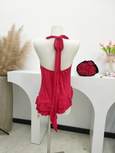 Complete three standards ~ 2024 summer new style red halterneck camisole women's summer design ruffled top