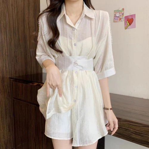 Fashionable off-shoulder shirt, slimming and age-reducing dress, designer shorts suit, two-piece loose and slimming skirt