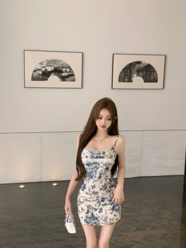 Real shot!  Blue floral lace patchwork suspender dress French butterfly print waist-cinching skirt