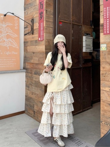 Actual shot~ Colorful letter embroidery design short-sleeved T-shirt + sweet girl heavy industry polka dot cake skirt