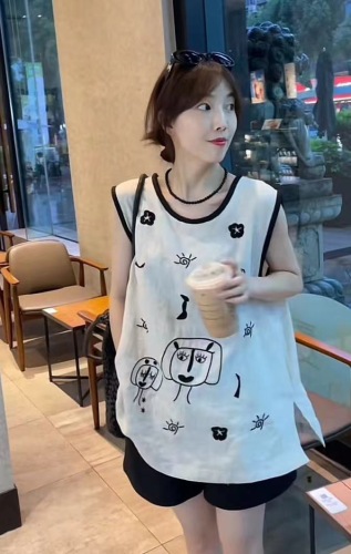 Unique and chic T-shirt 2024 summer new fashion style high-end black graffiti printed sleeveless vest top for women