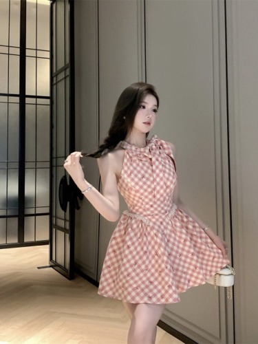 Real shot of summer pure desire, sweet and salty pink plaid slim fit floral sweet dress for small people pinch waist skirt