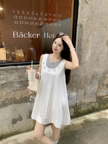 Actual shot of 2024 new summer style gray and white patchwork flower decoration sleeveless loose vest dress for women two-piece suit