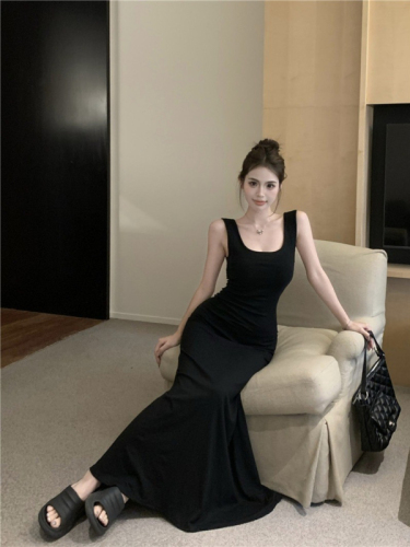 Socialite goddess style, sexy backless waist suspender dress, slim fit, figure-showing long skirt, sleeveless hip skirt