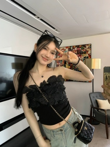 王少女的店塑造维纳斯立体花朵抹胸背心2024粉色纯欲短款上衣