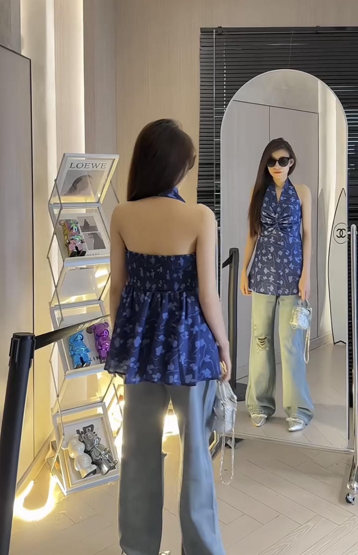 法式V領掛脖藍色碎花背心女夏外穿今年流行漂亮小衫辣妹露背上衣