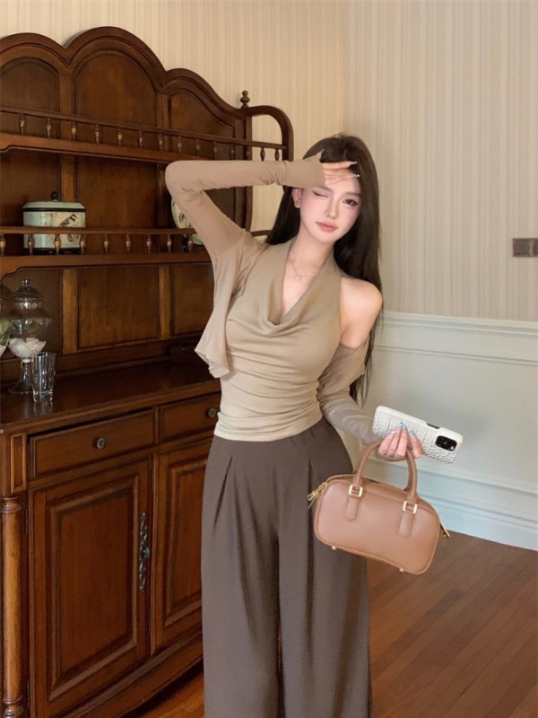 Real shot and real price Swing collar halter neck backless double-layer camisole + Paperman knitted cardigan + lazy wide-leg trousers