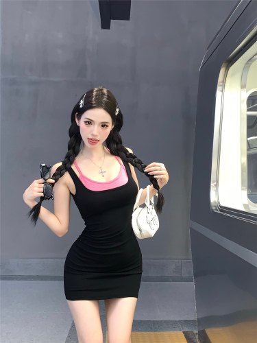 Real shot!  Pure desire slimming dress for hot girls in summer, layered with short suspenders, hip-hugging vest dress, trendy