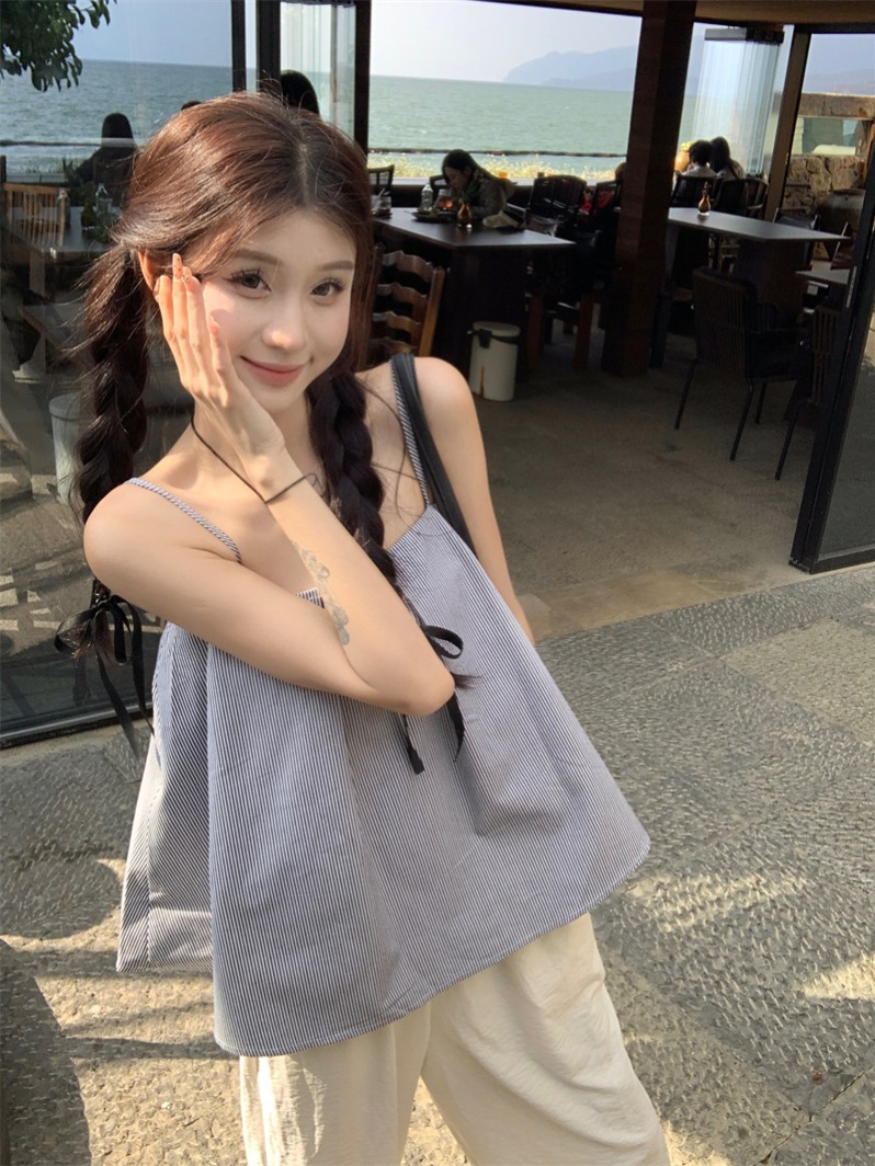 Actual shot of new summer Korean style age-reducing simple style vertical striped loose and comfortable suspender top for women to wear outside