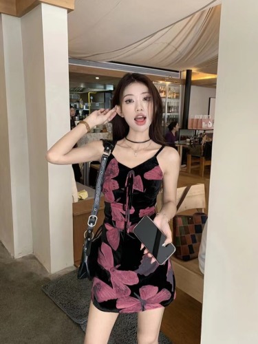 Retro hot girl butterfly print suspender dress for women summer 2024 new slim waist and temperament hip-covering long skirt