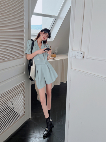 Actual shot of Korean style high-end suit, temperament, versatile suit, short-sleeved top, slim pleated shorts two-piece set