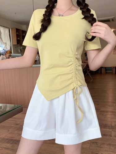 Actual shot of 2024 new summer clothes for fat mm, fashionable and versatile, slimming, leg-lengthening, elastic waist, wide-leg shorts, women's pants