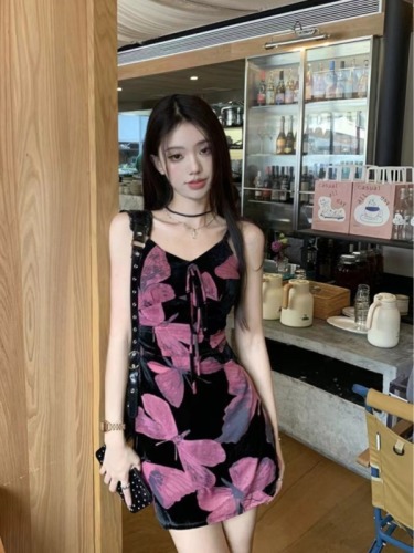 Retro hot girl butterfly print suspender dress for women summer 2024 new slim waist and temperament hip-covering long skirt