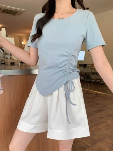 Actual shot of 2024 new summer clothes for fat mm, fashionable and versatile, slimming, leg-lengthening, elastic waist, wide-leg shorts, women's pants