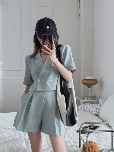 Actual shot of Korean style high-end suit, temperament, versatile suit, short-sleeved top, slim pleated shorts two-piece set