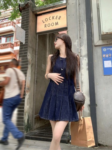 Actual shot~ Retro literary round neck denim vest dress for women, loose A-line pleated short dress