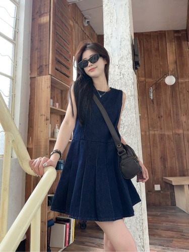 Actual shot~ Retro literary round neck denim vest dress for women, loose A-line pleated short dress