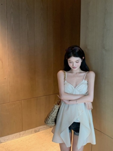 Real shot of Dopamine wearing off-white irregular suspender top for women with V-neck pure desire and elegant design for summer